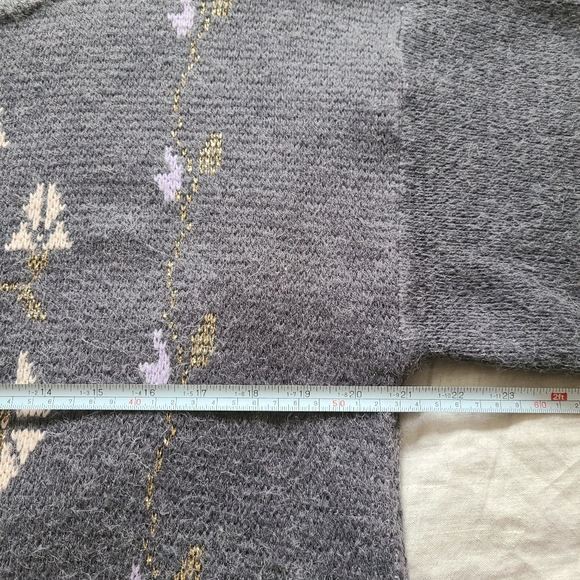 Vintage Weekend Edition Grey  Metallic Gold Geometric Mock Neck Knit Sweater - Picture 14 of 16